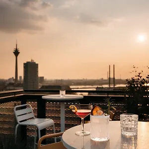 ruby-luna-hotel-dusseldorf.topcolognehotels.com/